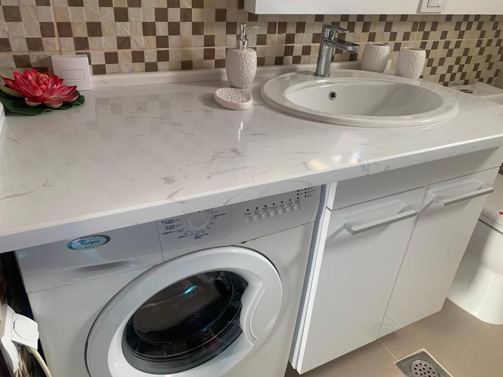 Apartments Knezevic Улцинь Екстер'єр фото