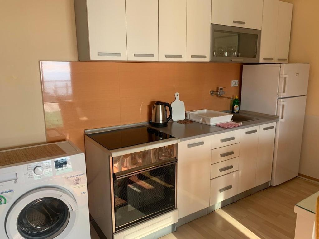 Apartments Knezevic Улцинь Екстер'єр фото