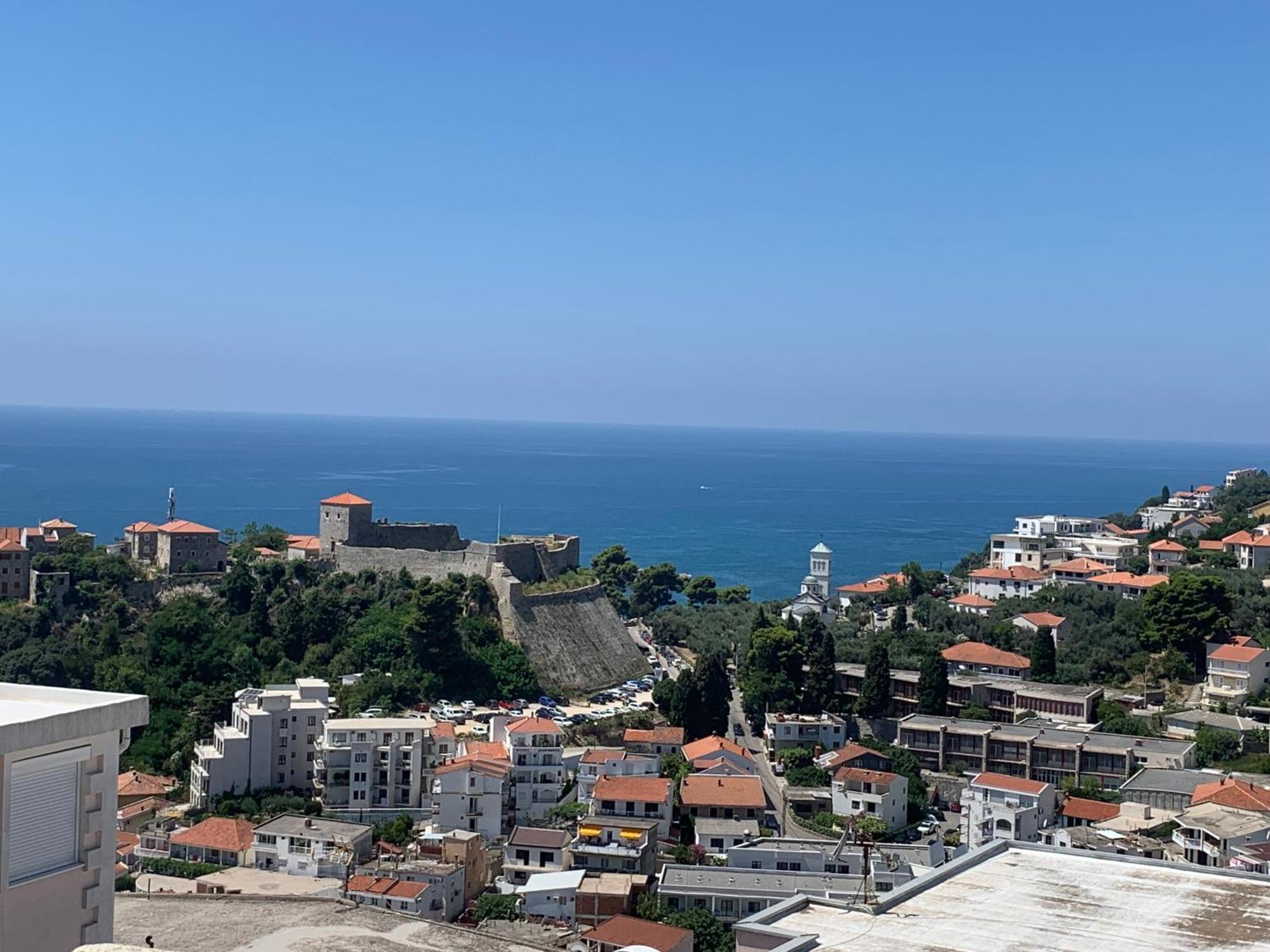 Apartments Knezevic Улцинь Екстер'єр фото