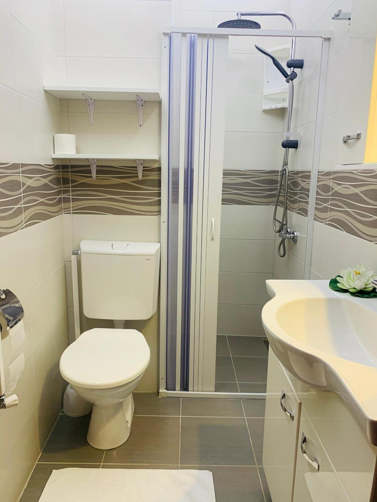 Apartments Knezevic Улцинь Екстер'єр фото