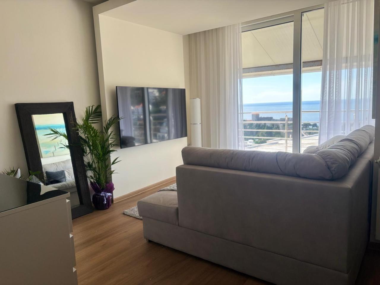 Apartments Knezevic Улцинь Екстер'єр фото