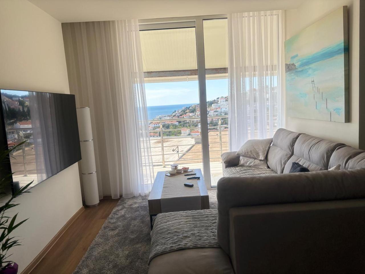 Apartments Knezevic Улцинь Екстер'єр фото