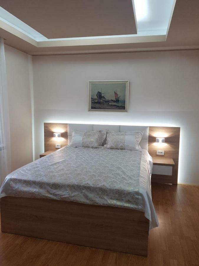 Apartments Knezevic Улцинь Екстер'єр фото